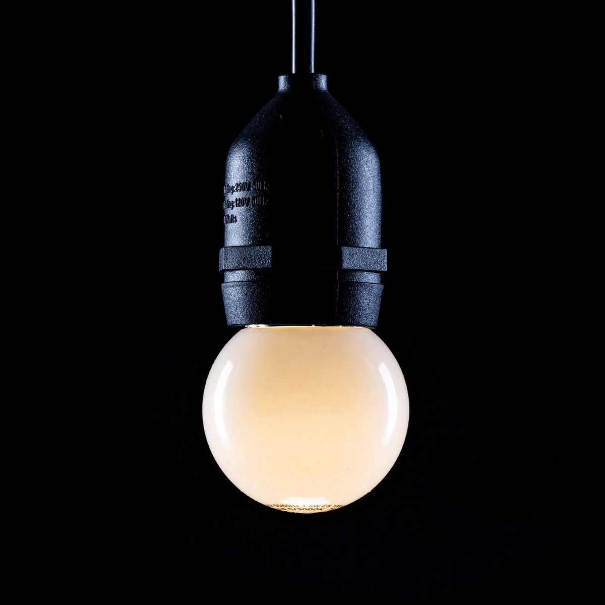 Prolite 1.5W LED Polycarbonate Golf Ball Lamp BC 3000K White