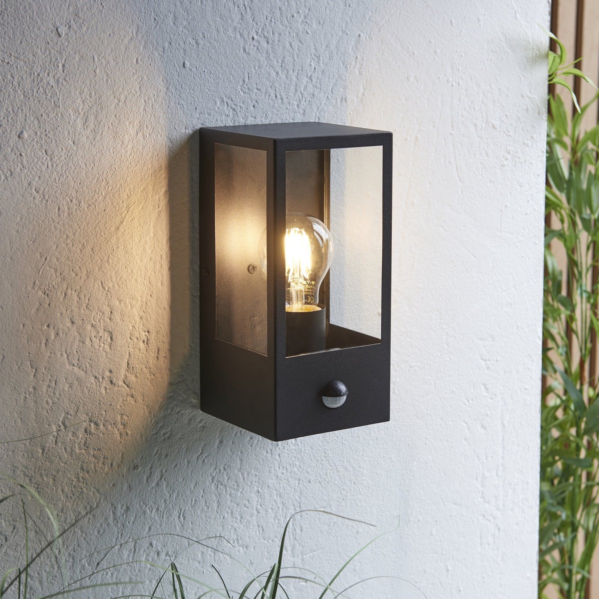 94995 Oxford PIR Outdoor 1 Light Wall Light Matt Black & Clear Glass