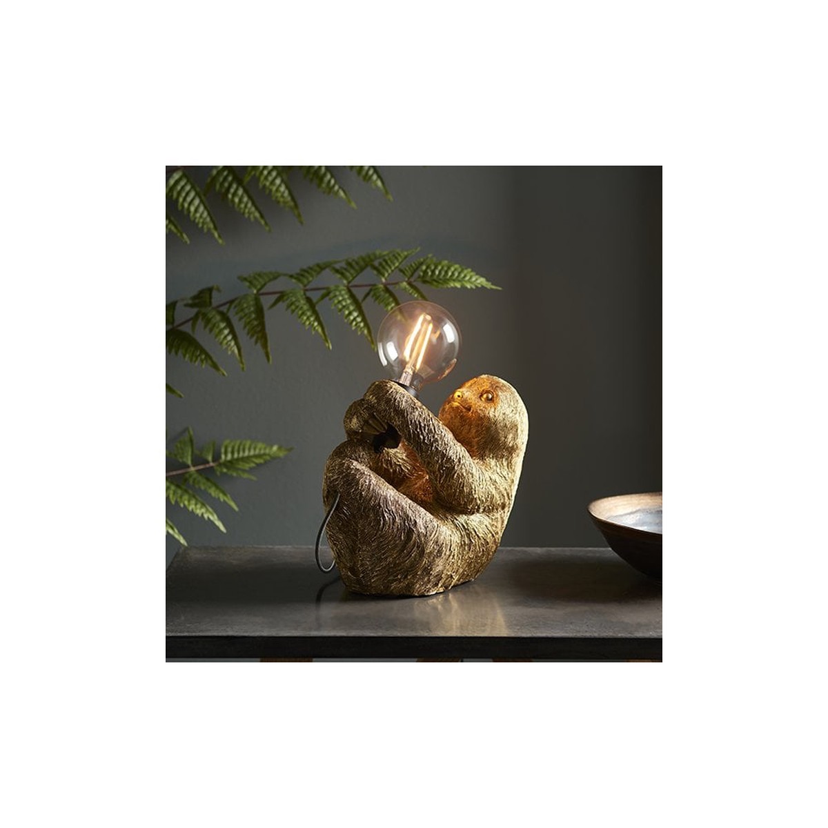 95080 1 Light Table Lamp Vintage Gold Paint & Matt Black
